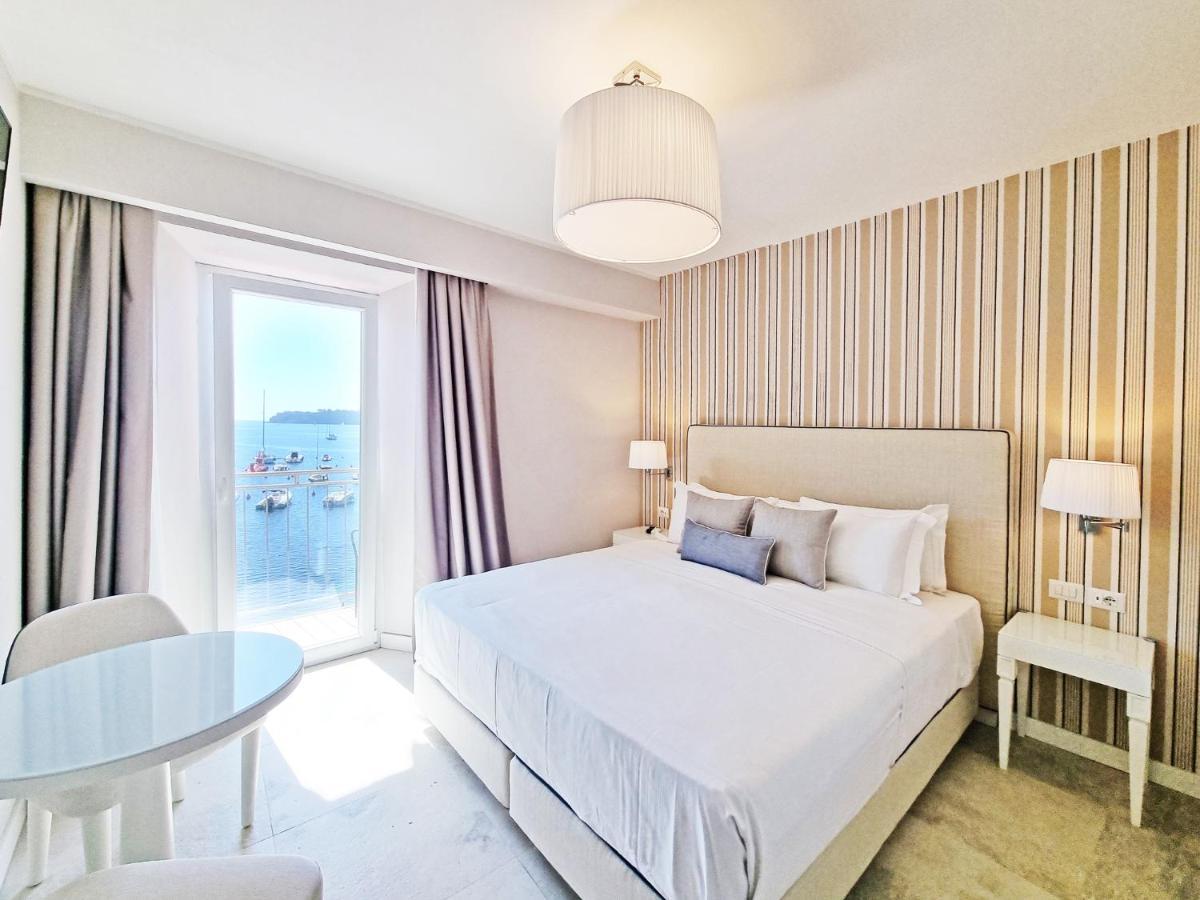 Hotel Plaza Porto Azzurro Eksteriør bilde