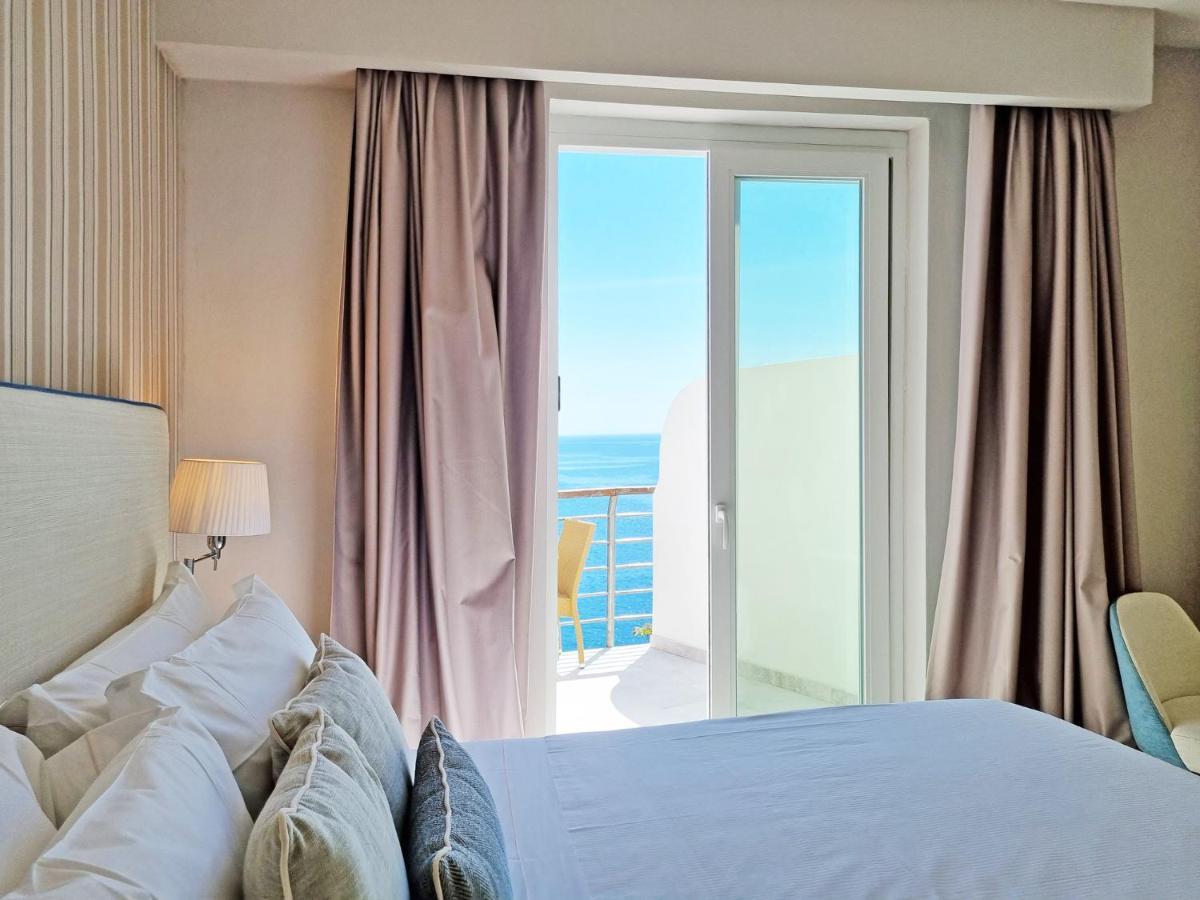 Hotel Plaza Porto Azzurro Eksteriør bilde