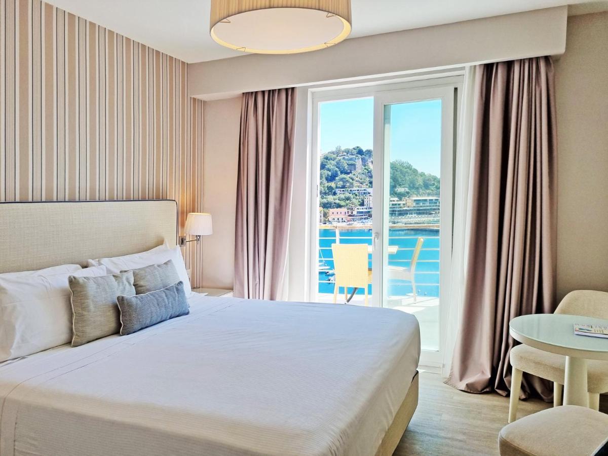 Hotel Plaza Porto Azzurro Eksteriør bilde