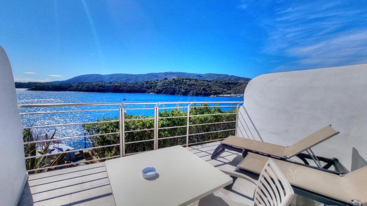 Hotel Plaza Porto Azzurro Eksteriør bilde