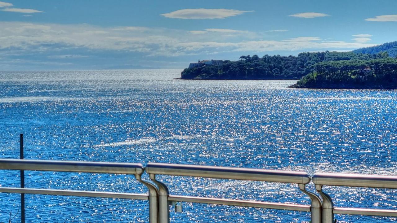 Hotel Plaza Porto Azzurro Eksteriør bilde