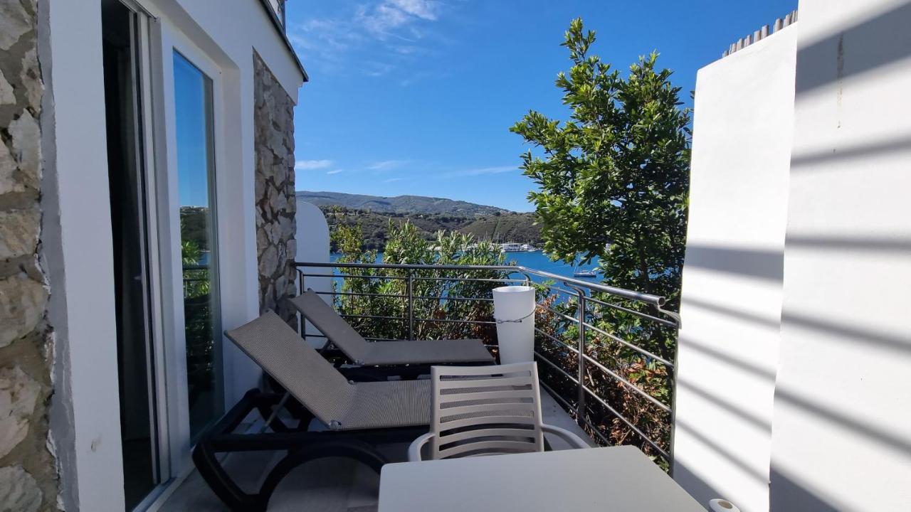Hotel Plaza Porto Azzurro Eksteriør bilde