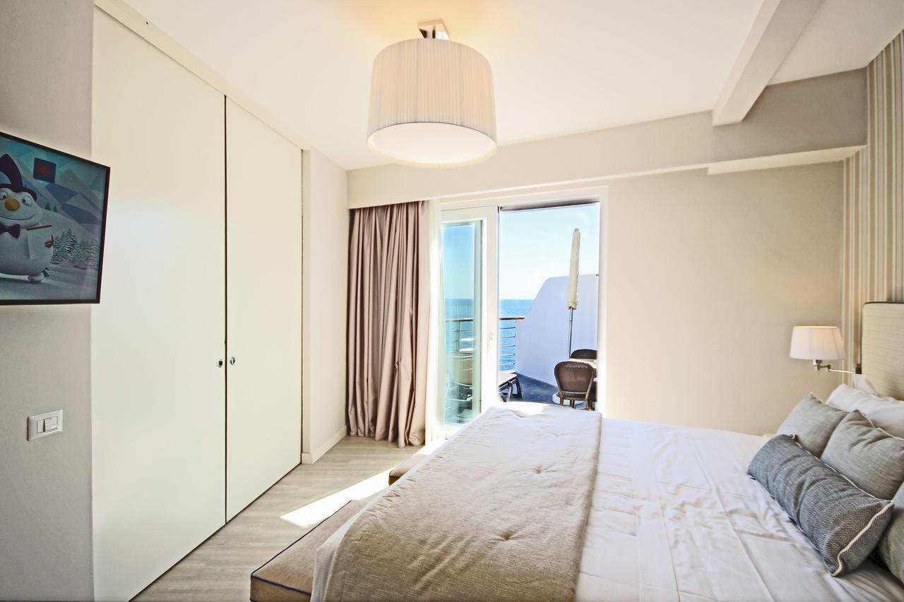 Hotel Plaza Porto Azzurro Eksteriør bilde