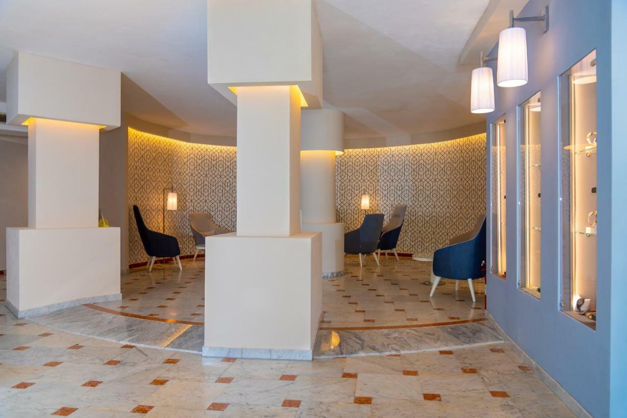 Hotel Plaza Porto Azzurro Eksteriør bilde