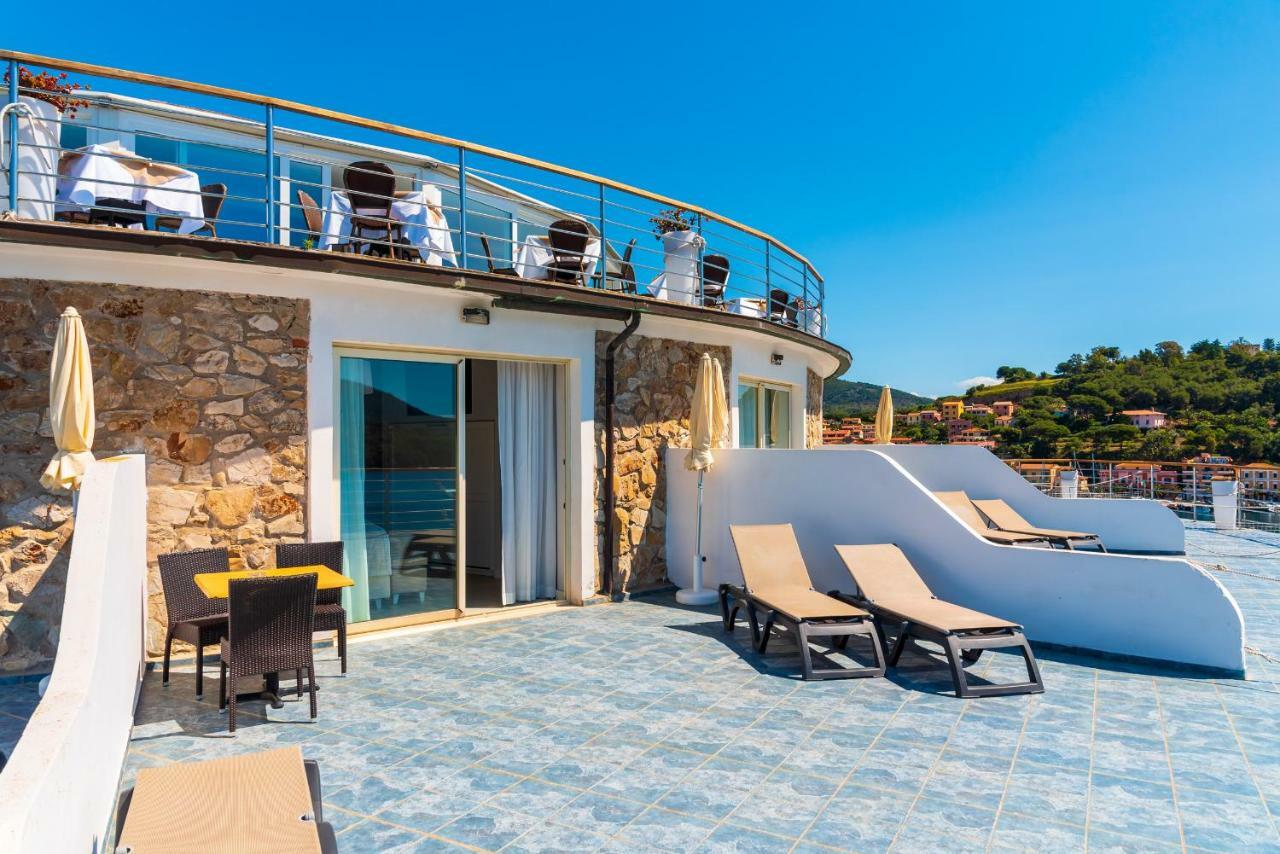 Hotel Plaza Porto Azzurro Eksteriør bilde