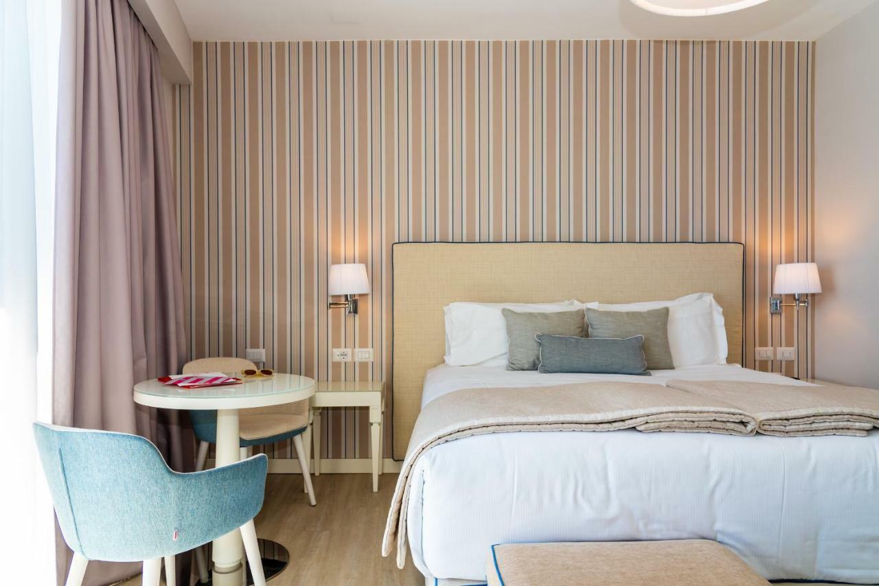 Hotel Plaza Porto Azzurro Eksteriør bilde