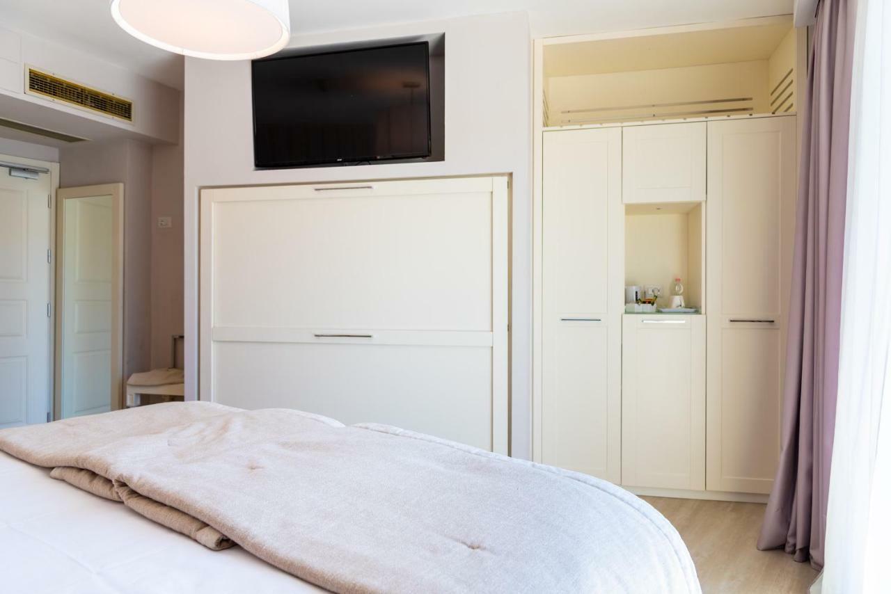 Hotel Plaza Porto Azzurro Eksteriør bilde