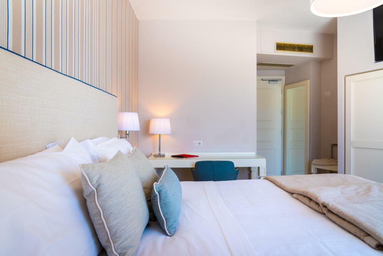 Hotel Plaza Porto Azzurro Eksteriør bilde